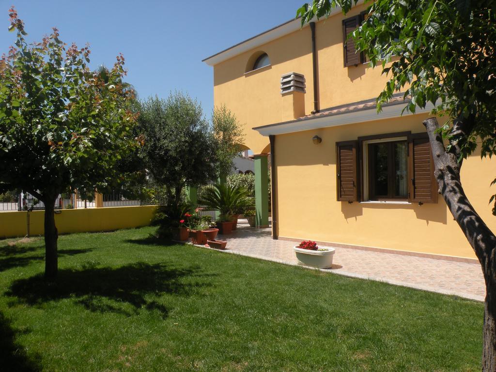 Appartamento Indipendente Al Piano Seminterrato Girasole Kültér fotó