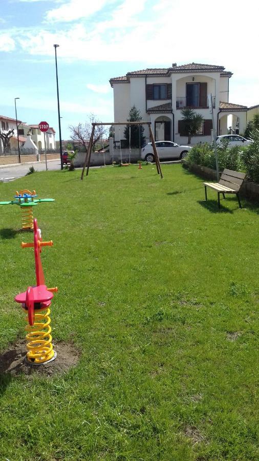 Appartamento Indipendente Al Piano Seminterrato Girasole Kültér fotó